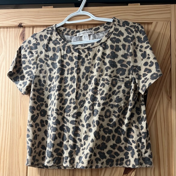 Cropped Cheetah Tshirt with Front Pocket - Picture 1 of 2